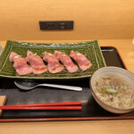 肉のいとう 仙台駅1階店 - 仙台牛プレミアムローストビーフ寿司