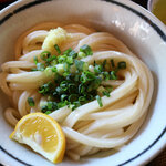 上野製麺所 - 料理写真:醬油うどん280円