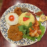 マレーシア風カレー&ペナン料理 梅花 - ナシ・ルマ（上から）