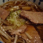 蕎麦酒菜 祥 - 肉蕎麦。温かいやつのみ1,400円也(相方注文のためレビューでは軽くふれといた）