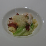 ローザネーラ - 愛知県産穴子のヴァボーレ白インゲンと春キャベツ
      　リンゴとビスクの泡
