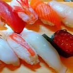 魚河岸 ひかり寿司 - 市場寿司（いちばずし）1430円(2022年12月)