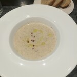ビストロ ヌー - コース前菜／マッシュルームのスープ
