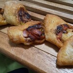 アマムダコタン - ピスタチオとアーモンドのベーコンエピ