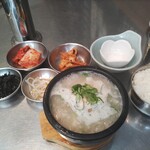 韓国料理 OMONI - 