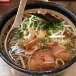 はな火屋 - 醤油ラーメン 中盛サービス 650円