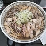 肉そば 藤七 - 肉蕎麦並盛　温スープ　天かすサービス