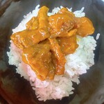 うどんの駅 - ご飯にカレーを乗せて