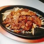 Kuroge Wagyu beef short rib Yakiniku (Grilled meat) set meal (rice and soup included)