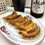 Chuukadou - 揚げ焼きのような餃子。焼き目はカリッと