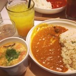 Soup Stock Tokyo - きのこのカレー、塩麹とトマトのスープ