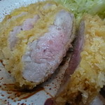 ひれの断面がほんのりピンク