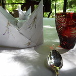 エルミタージュ ドゥ タムラ - デザートはナプキンとお水のグラスを換えて