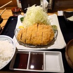 とんかつ いわい - 特製ロースかつ定食