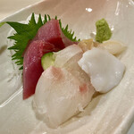 Edomae Daikoku Sushi - ①刺身4点盛り(メジマグロ・鯛・生蛸・つぶ貝)