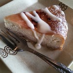 ガーデンカフェ　ルーベル - バラのチーズケーキ