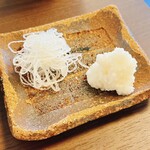 しゅばく - 辛味大根おろしと白ネギ