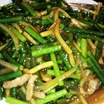 台湾家庭料理 福味香 - ニンニクの芽と豚肉の炒め物の野菜多めとろみ多めバージョンです