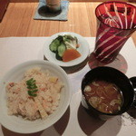 さい賀 - タケノコとサクラエビの炊き込み御飯、香の物とお味噌汁