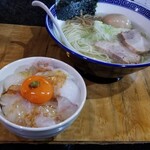 塩そば専門店 桑ばら - 5キロオーバーの熟成昆布締めヒラメ丼とヒラメ出汁の塩そば定食