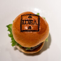 神戸牛炉釜炭焼ステーキ IDEA 銀座 - 神戸牛のミニハンバーガー