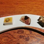 雷門き介 - 穴子の煮凝り、イチジクのなにか、ごま豆腐