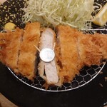 Tonkatsu Butashabushabu Bairi - 梅里豚（ばいりとん）ロースかつ定食（150g）_1650円　厚み1.5cm