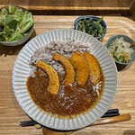野菜とつぶつぶ アプサラカフェ - トマトカレー定食1,120円