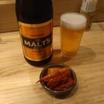 太陽 - 中瓶ビールと定食のキムチ