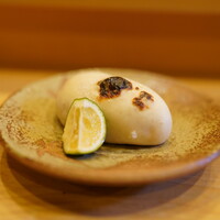 鮨駒 - 真河豚の白子焼きを摘みで