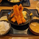 漁師家 大次郎丸 - 料理写真:赤イカフライ定食