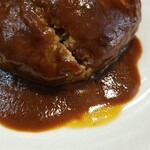 キッチン ブルー グローブ - ハンバーグからは肉汁が溢れでる！