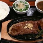 糸桜 - ランチ限定！特選和牛ステーキランチ（サラダ・スープ付）　1,300円