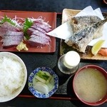 鈴女 - 鰹刺と鯖竜田揚げ定食￥1200