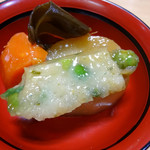 さん角 - お通し、根菜と枝豆天の煮物
