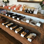 パティスリー エソール - 焼き菓子コーナー。