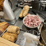 めん 呼白 - 肉の山