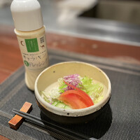 キャラバン - サラダ。ドレッシングが美味しかった