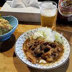 岸田屋 - 煮込みとポテサラがラガーに合う