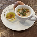 LAUGH cafe - スープ パン オリーブオイル