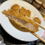 とんかつ・串揚げ 冨岳 - 肉が良いのは当然だが、衣のサクッと食感に驚き。