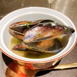 1-1&therooftop - ムール貝紹興酒蒸し