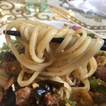 シルクロード・タリムウイグルレストラン - 麺のリフトアップ