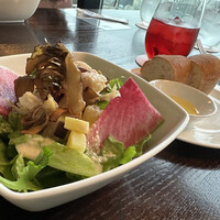 R restaurant & bar - 