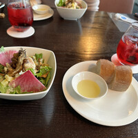 R restaurant & bar - 