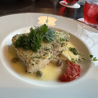 R restaurant & bar - 