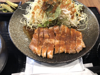 우시베야 - 돈테키 정식 150g