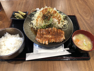 우시베야 - 돈테키 정식 150g