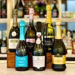 MARTINOTTI Prosecco Bar&Caffe - およそ50種類のプロセッコが揃っており、日替わりで4種類をグラスでご提供しています