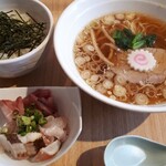 花板食堂 イシカワ - 海鮮丼ラーメンセット　1300円